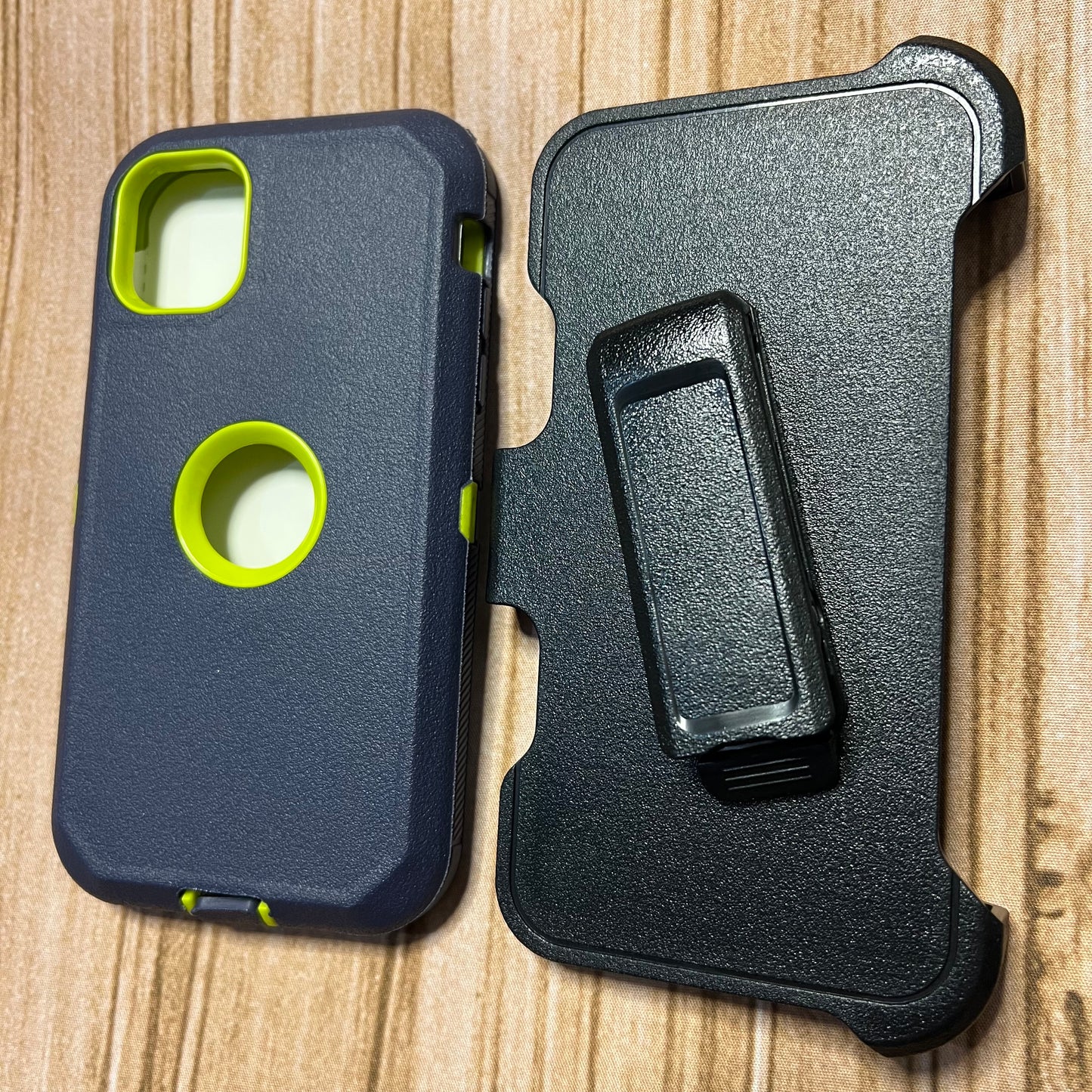 NAVY BLUE & GREEN IPHONE XR OTTER BOX CASE